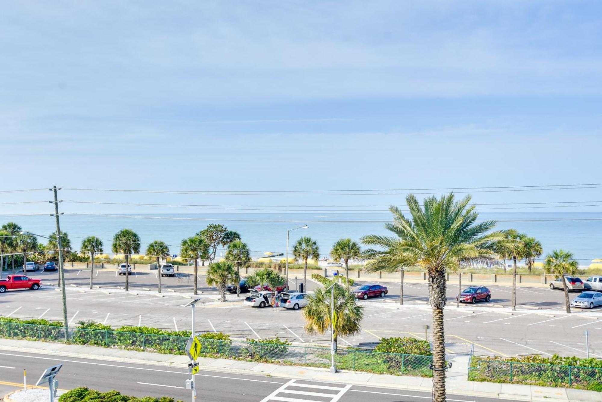 Coastal Condo With Balcony Walk To Madeira Beach! St. Pete Beach Exterior foto