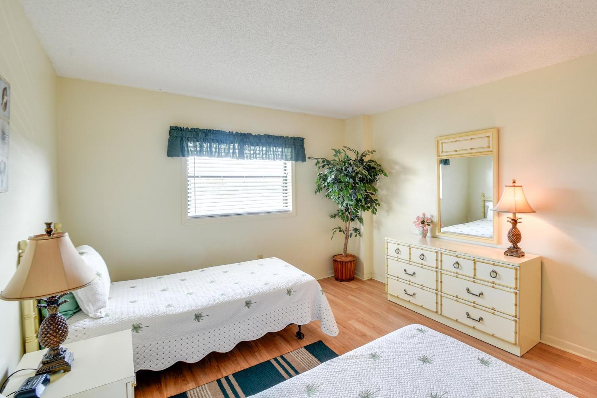 Coastal Condo With Balcony Walk To Madeira Beach! St. Pete Beach Exterior foto