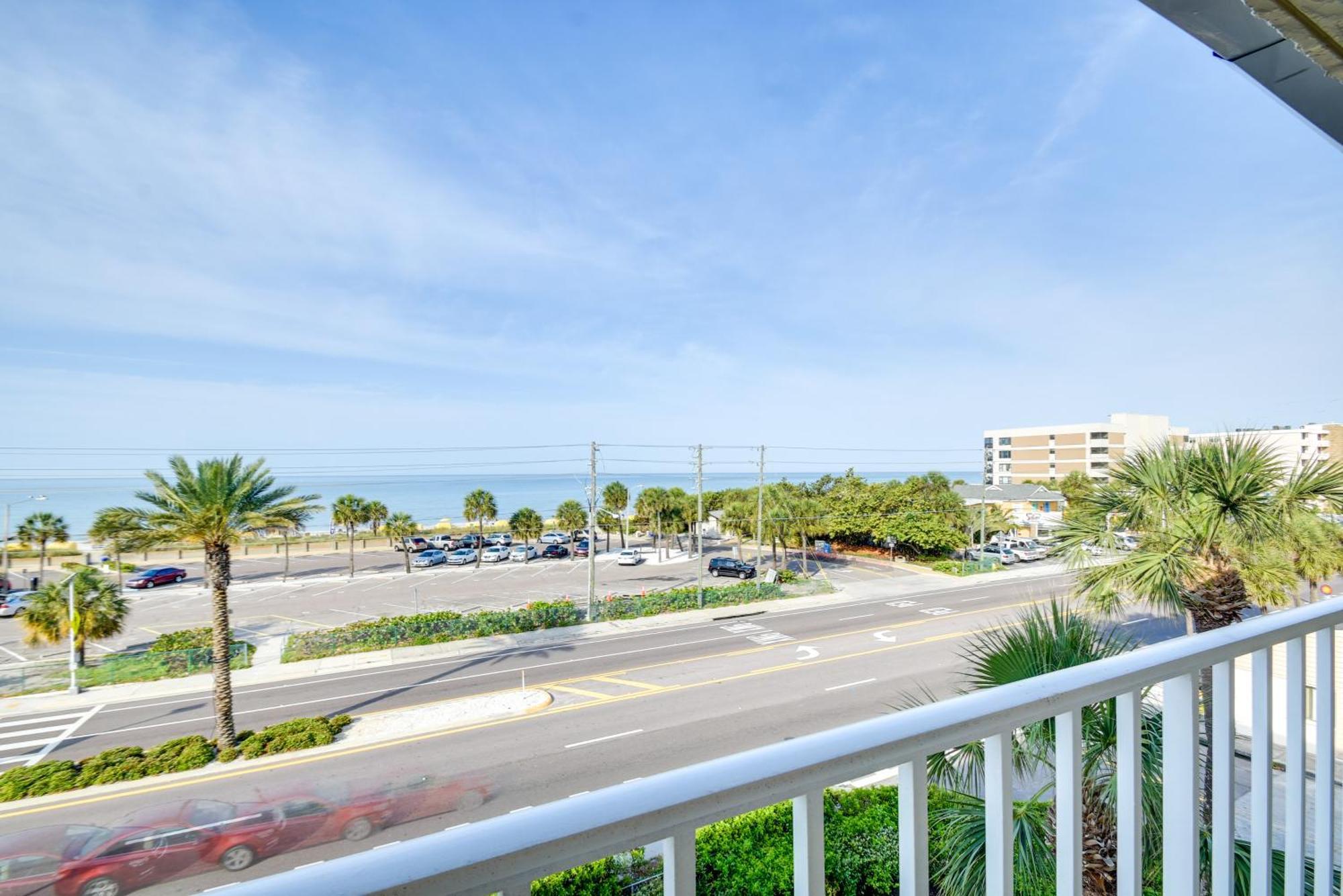 Coastal Condo With Balcony Walk To Madeira Beach! St. Pete Beach Exterior foto