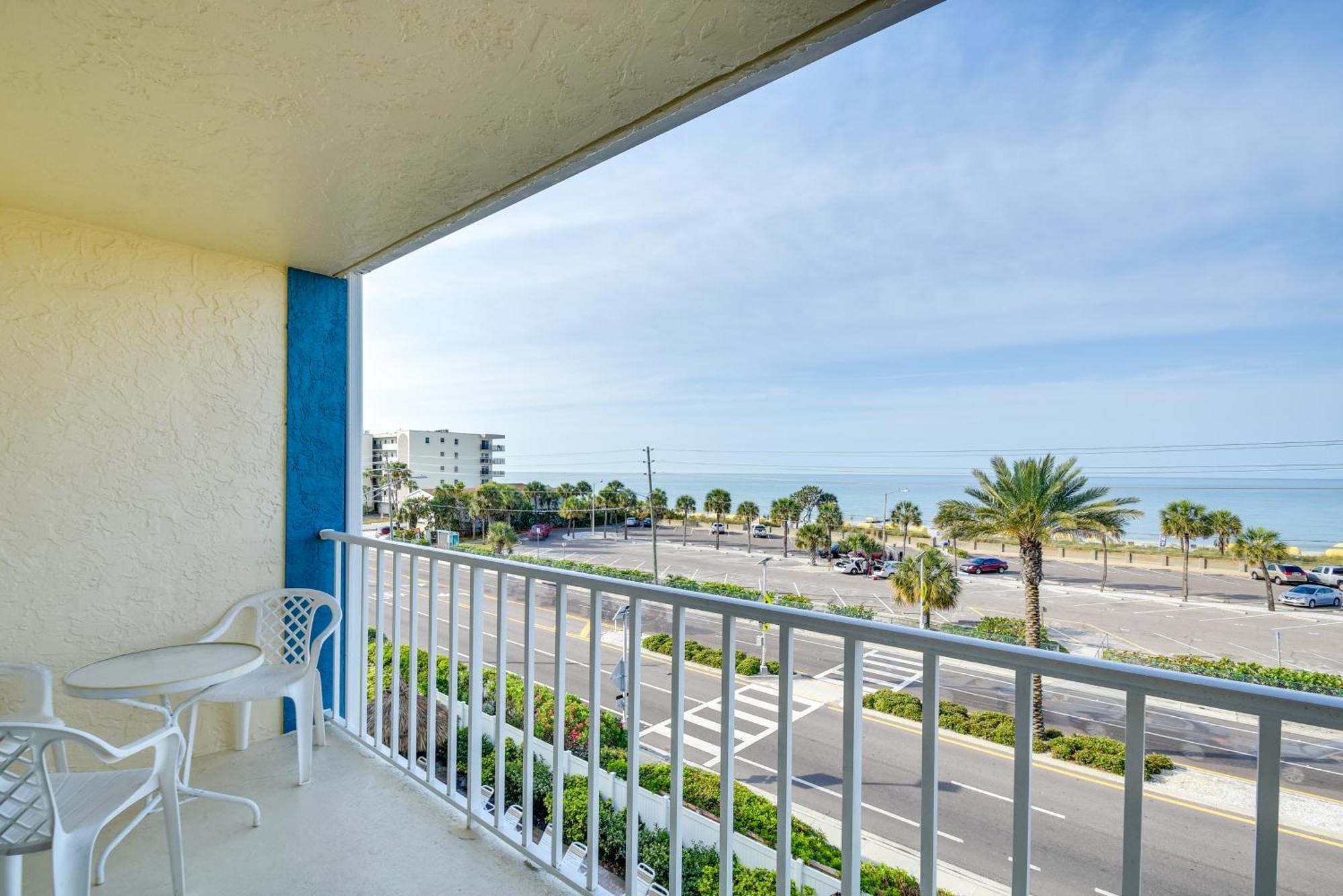 Coastal Condo With Balcony Walk To Madeira Beach! St. Pete Beach Exterior foto